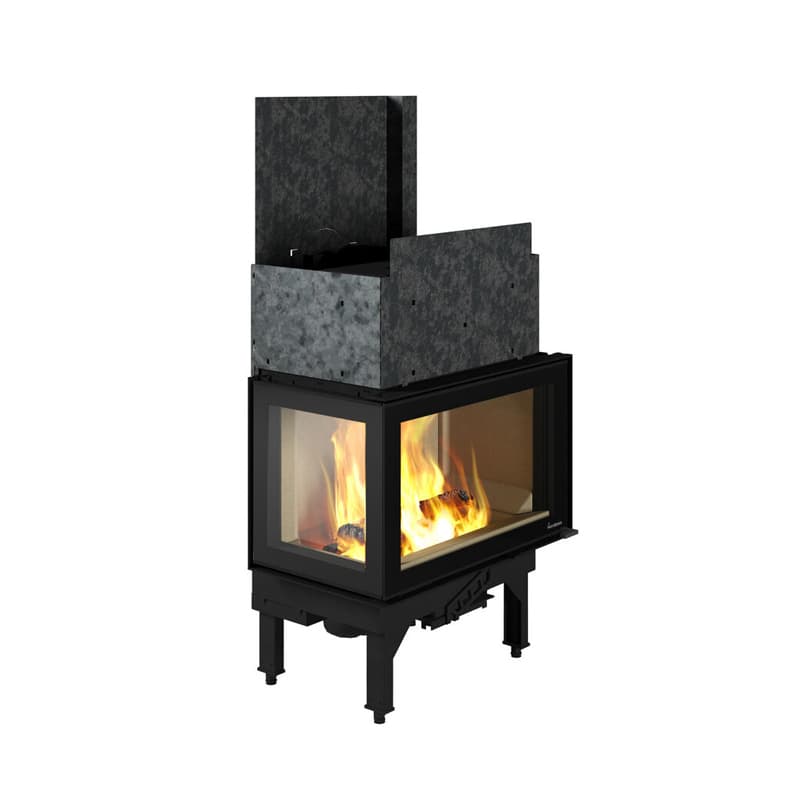 Nordpeis N-29A peisovn vinklet innsats med sort stålramme, Thermotte sidepaneler og levende vedfyr flammer synlige gjennom store glassdører, som viser effektiv peis oppvarmingsdesign.