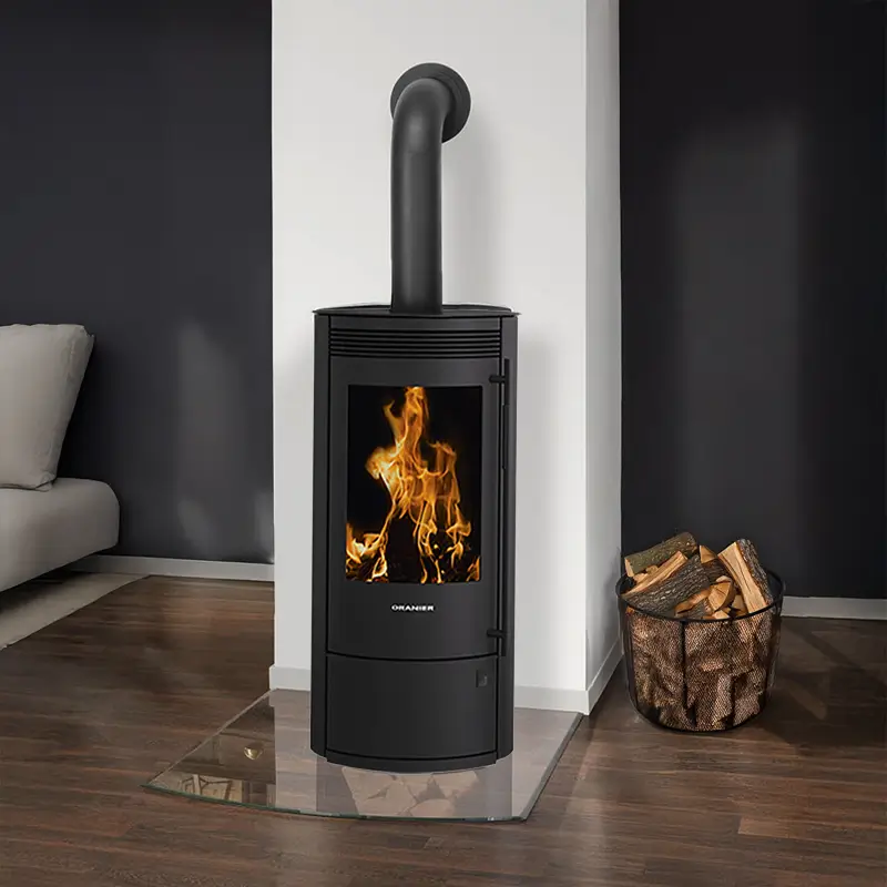 Oranier Arktis 7 2.0 pureBLACK livsstilsbilde i moderne interiør hos Peisbutikken