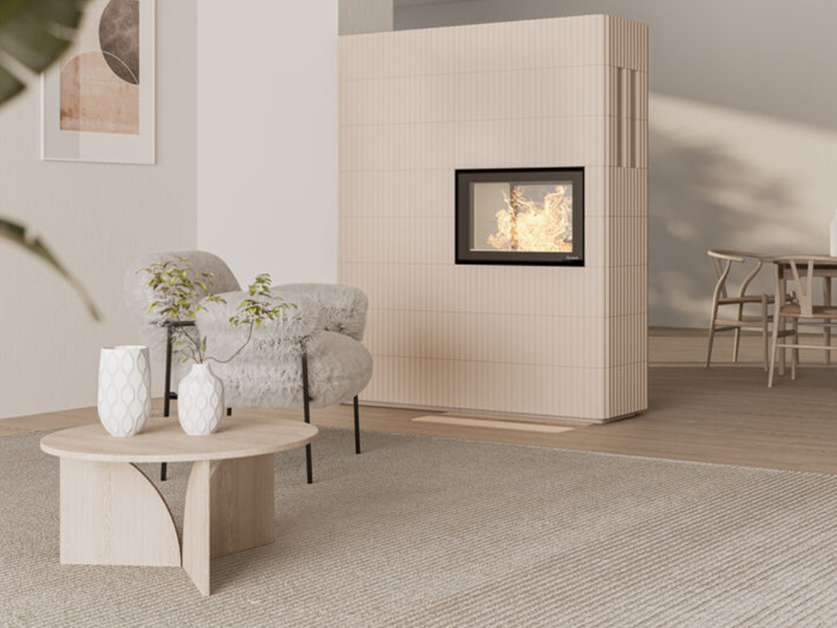 Innebygd peisinnsats med omramming